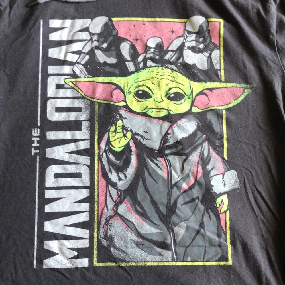 Star Wars The Mandalorian Hoodie - Picture 4 of 9